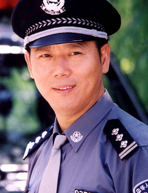 李成儒